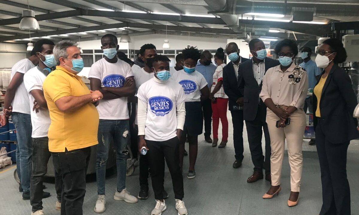 Candidatos do Luanda Gentes e Músicas visitam empresas no PDIV