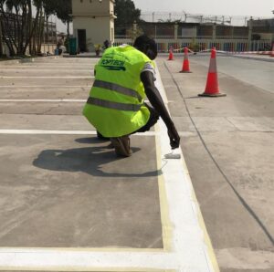 Toptech produz tinta de alta qualidade dentro do padrão internacional