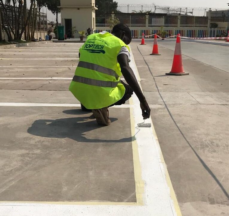 Toptech produz tinta de alta qualidade dentro do padrão internacional